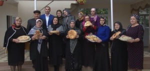 В Буйнакском районе провели мастер-класс по выпечке национального хлеба в печи «Аул кёрюк»