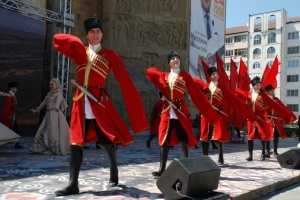 В Махачкале состоялся Межрегиональный фестиваль  «Кавказ – единая семья»  