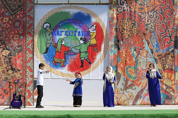 В г.Махачкале состоялся XIX Республиканский фестиваль семейного художественного творчества