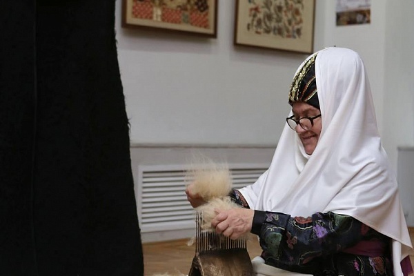 Сегодня 15 января состоялось открытие выставки декоративно-прикладного и изобразительного искусства «Родники Дагестана».