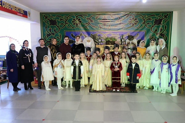 Центра культуры Казбековского района  с.Дылым провели праздничный концерт «Дагестан-мой край родной»,  посвящённый 100-летию со дня образования ДАССР.