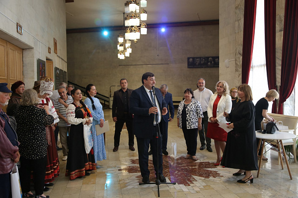 Министр культуры РД Зарема Бутаева встретилась с участниками XX юбилейного Международного фестиваля фольклора и традиционной культуры «Горцы»