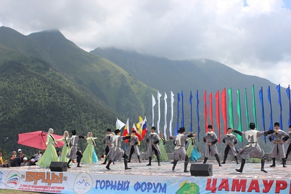Фольклорно-хореографический ансамбль «Эхо гор»  Республики Дагестан