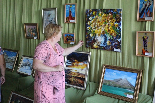 Передвижная выставка «Мир талантов» прибыла в Кизлярский район.