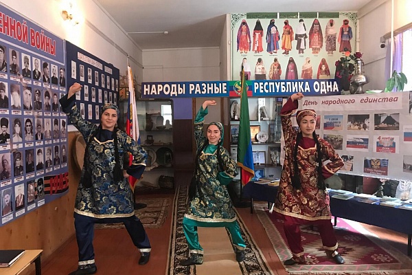 Ярко и празднично отметили  День народного единства России муниципалитеты республики.