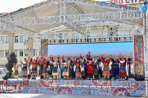 Фестиваль-форум культуры и традиций народов Юга России «Вместе мы -Россия» продолжает свою работу 