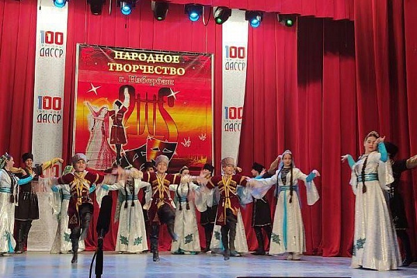 В г.Избербаш прошел фестиваль фольклора и традиционной культуры «Песни и танцы моего народа»