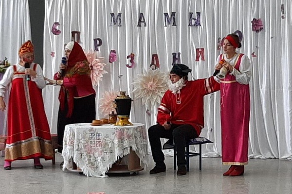 В муниципалитетах Дагестана прошли праздничные мероприятия, посвященные Дню матери.