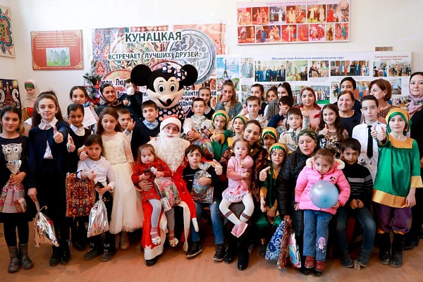 В этноцентре «Кайтаги» прошел благотворительный концерт для детей-сирот и детей-инвалидов «Волшебный праздник детства», посвященный Старому Новому году.