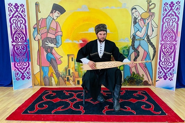 В Казбековском и Цунтинском районах прошёл фестиваль фольклора и традиционной культуры «Песни и танцы моего народа»