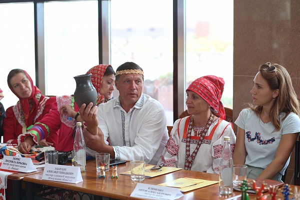 14 августа состоялся круглый стол «Диалог культур народов России»