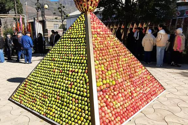  В с.Ахты Ахтынского района прошел Республиканский праздник народного творчества «Ахтынские яблоки»