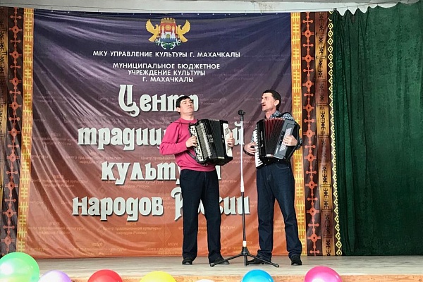 В филиале Центра культуры Управления культуры города Махачкалы села Новый Хушет состоялся торжественный концерт, посвященный Дню защитника Отечества.