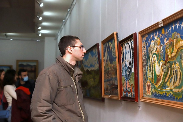 Cостоялось открытие итоговой Республиканской выставки декоративно-прикладного и изобразительного искусства «Родники Дагестана».