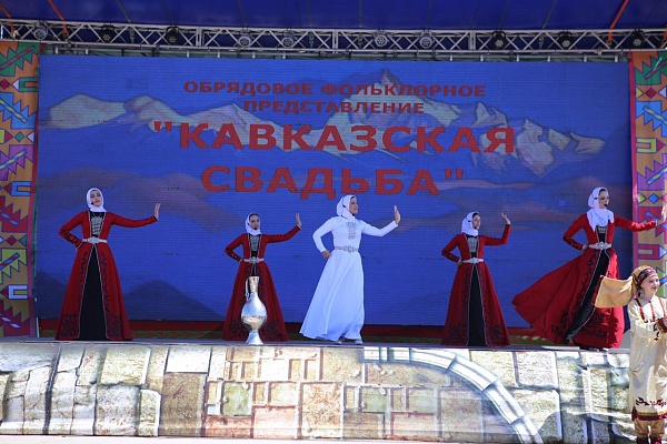 Открытие Фестиваля-выставки ремесел России «Кавказский базар»