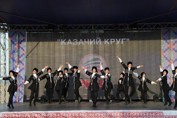 Концерт «Казачий круг» в рамках Межрегионального фестиваля казачьей культуры «Моя страна-мое раздолье» прошел в Дагестане