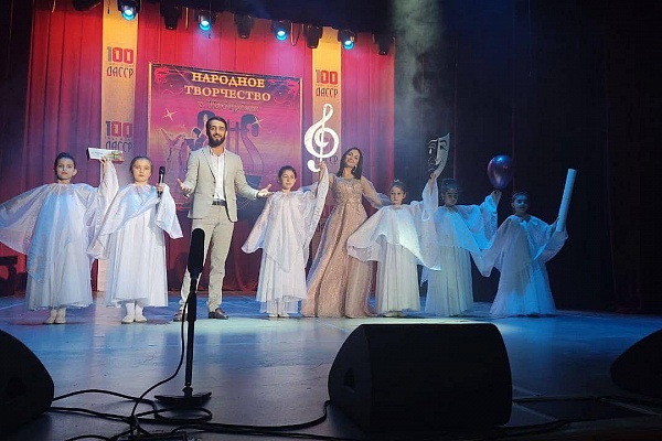 В г.Избербаш прошел фестиваль фольклора и традиционной культуры «Песни и танцы моего народа»