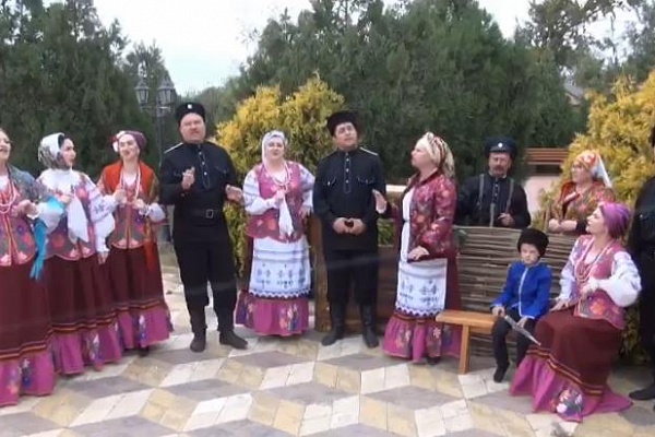 Сегодня, 26 ноября в Тарумовском районе прошел Республиканский праздник народной песни и музыки  «Лейся, песня народная!».