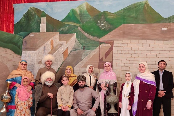 8 февраля  в рамках проекта «Творческий десант» состоялось выступление народного театра с.Цияб- Ичичали Хасавюртовского района.