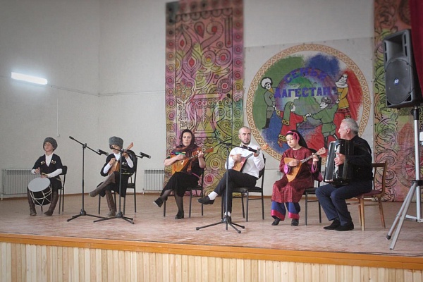 Республиканский  фестиваль семейного художественного  творчества «Семья  Дагестана».
