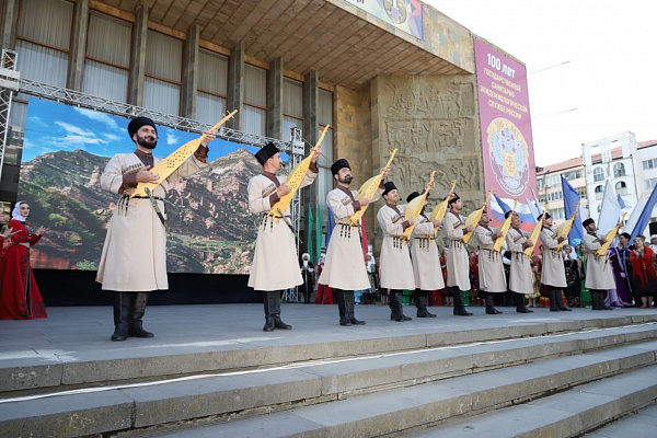 В Махачкале проходит празднование Дня единства народов Дагестана