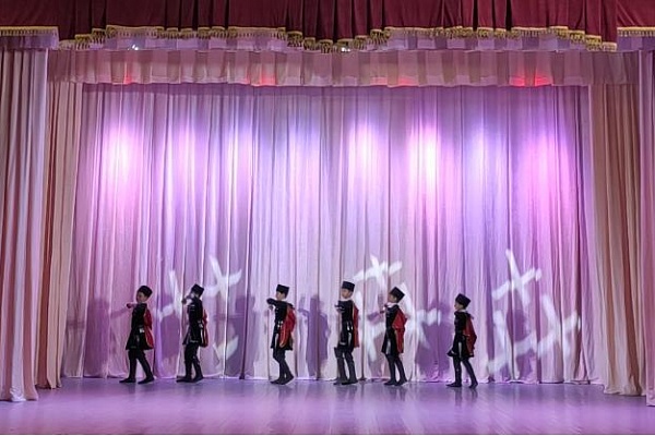 Сегодня, 29 октября в Кизилюртовском районе состоялся VI  Республиканский  фестиваль национального танца «Серпантин дружбы».