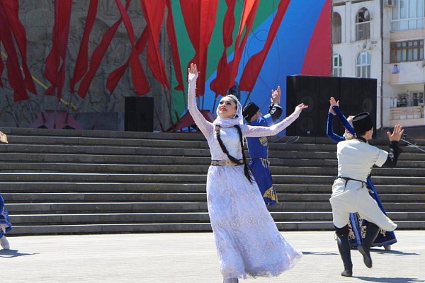 12 июня, в День России в г.Махачкале состоится гала – концерт Республиканского фестиваля народного творчества «Россия - Родина моя»