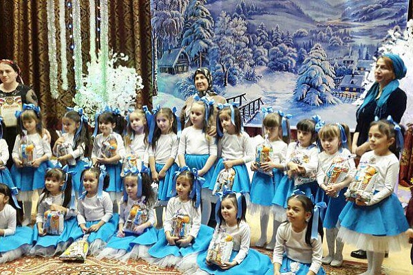 В Центре культуры Казбековского района провели 3-й районный фестиваль детского творчества « Радуга талантов».
