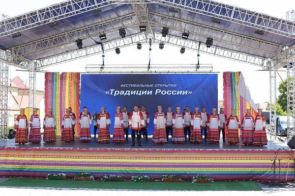 Концерт «Традиции России» прошел на побережье Каспийского моря