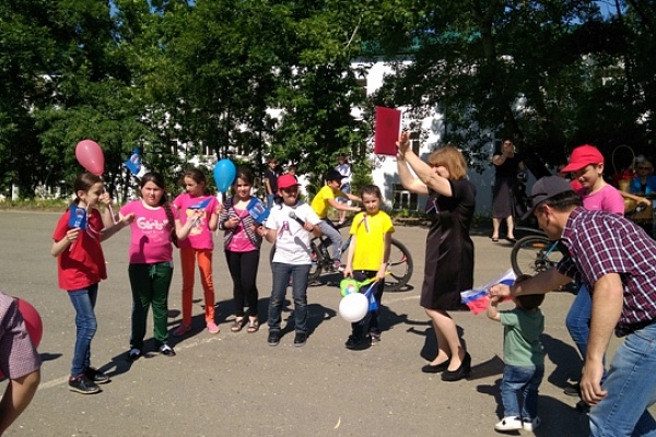 Работники культуры Буйнакского района собрали молодежь на праздник в честь Дня России