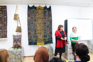 Более 40 участников собрал мастер-класс по ковроткачеству в Махачкале