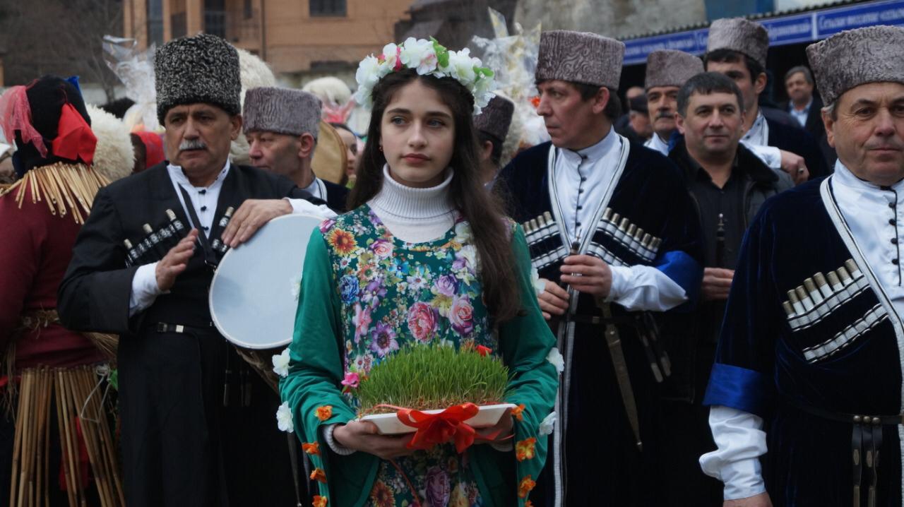 Когда будет навруз в 2024 году. Национальный праздник Дагестана Новруз байрам. Праздник весны Эбельцан. Табасаранский праздник Эбельцан. Праздник весны "Эбельцан" в Дагестане.