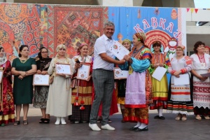 Завершился первый концерт «Фестивальные открытки» в рамках Международного фестиваля фольклора и традиционной культуры «Горцы»
