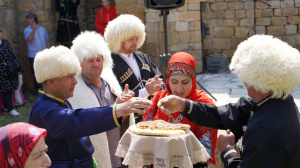 Республиканский праздник циркового искусства «Пехлеван», фестиваль ашугской песни «Пой, ашуг!» и дефиле народного костюма