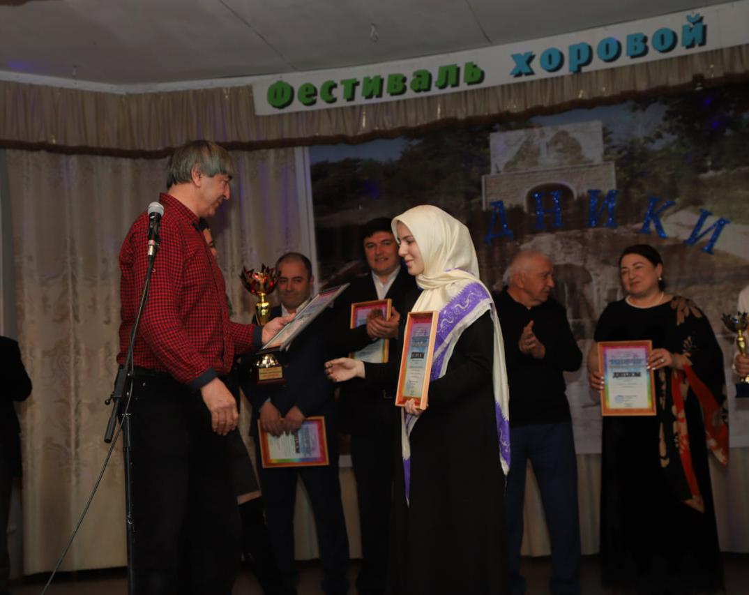24 февраля в с.Мекеги Левашинского района в рамках Года культурного наследия в России состоялся Районный смотр-конкурс хоровых коллективов «Родники» 24 февраля в с.Мекеги Левашинского района в рамках Года культурного наследия в России состоялся Районный смотр-конкурс хоровых коллективов «Родники»