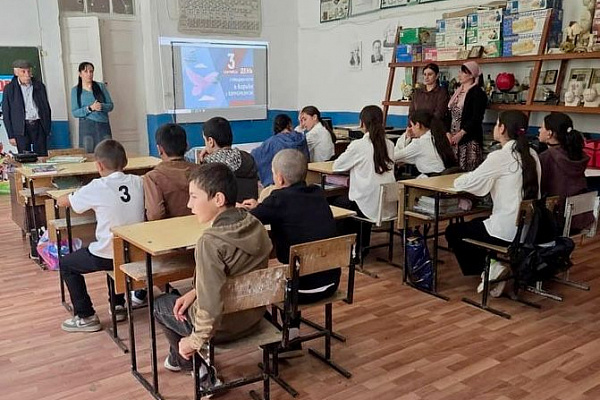 Культурно-досуговые учреждения Дагестана присоединились к флешмобу Республиканского дома народного творчества  ко Дню солидарности в борьбе с терроризмом  Ежегодно 3 сентября в России отмечается День солидарности в борьбе с терроризмом.