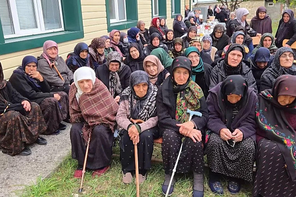 Республиканский дом народного творчества провел флешмобы к Международному дню пожилого человека и Международному дню музыки