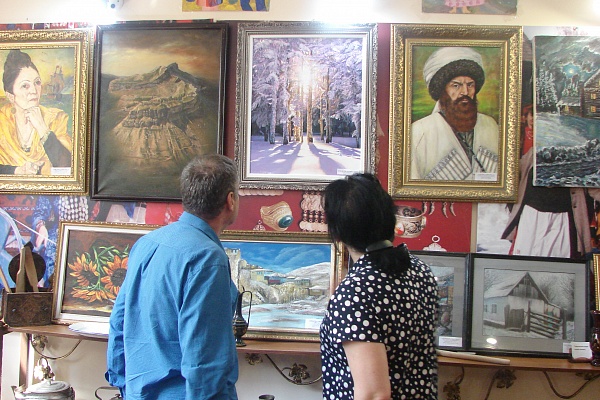 Выставка  самодеятельных художников «Мир талантов» в Каскийске
