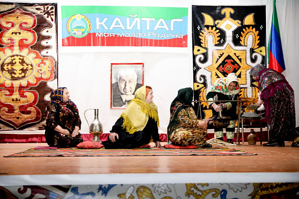 В Центре культуры с. Маджалис  состоялся   ежегодный   районный фестиваль-конкурс «Кайтаг –моя малая Родина»