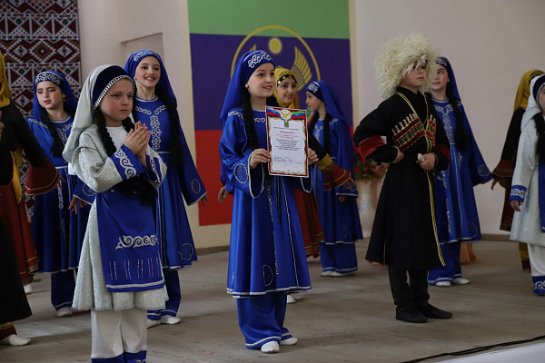 24 апреля в с. Зубутли–Миатли Кизилюртовского района состоялся фестиваль детского творчества «Серпантин дружбы»