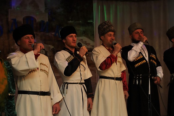 24 февраля в с.Мекеги Левашинского района в рамках Года культурного наследия в России состоялся Районный смотр-конкурс хоровых коллективов «Родники»