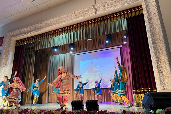 22 ноября в районном Центре традиционной культуры Хасавюртовского района состоялся XI Республиканский форум детского творчества «Дети гор».