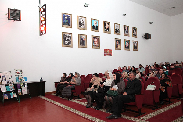 В культурно- досуговом центре с. Гуниб Гунибского района состоялся Праздник песни и стихов, посвящённый 90-летию со дня рождения Фазу Алиевой.