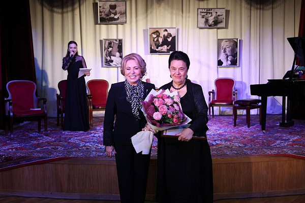 Литературная гостиная Расула Гамзатова «100 лет нашему Расулу» прошла в Театре поэзии