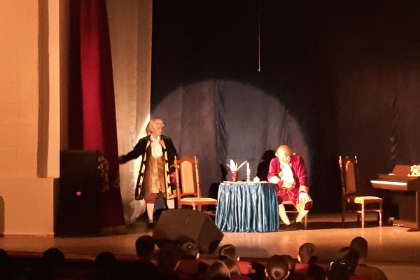 Народный театр «Феникс» Центра культуры г. Кизляр выступил со спектаклем «Моцарт и Сальери»