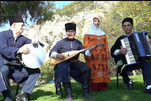 11 ноября в Сулейман-Стальском районе состоялся VI Республиканский фестиваль традиционной культуры «Кюринские зори»