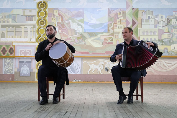 23 ноября в Махачкале состоялись Фестиваль гармонистов «Играй, гармонь!» и Праздник аварской песни и музыки «Звучи, мой пандур!»
