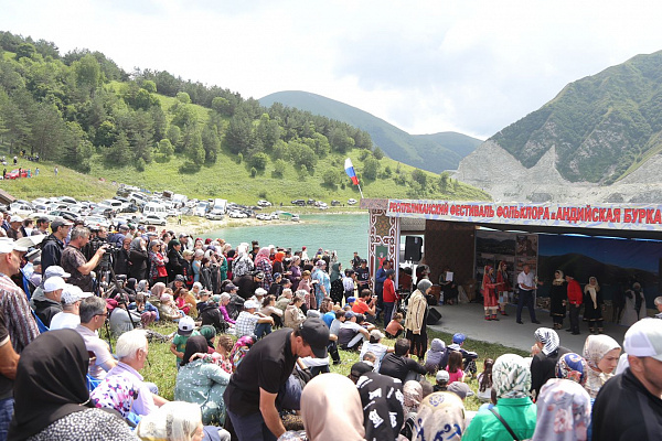 31 июля в Ботлихском районе состоялся Республиканский фестиваль фольклора «Андийская бурка»