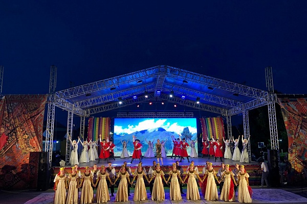 4 июля состоялся гала-концерт закрытия XIX Международного фестиваля фольклора и традиционной культуры «Горцы» «Мой Дагестан-моя Россия»