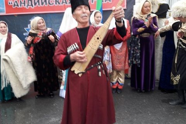 В Ботлихском районе прошел фестиваль народных традиций «Андийская бурка»